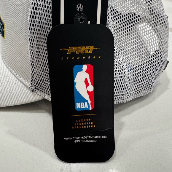 Pro Standard Memphis Grizzlies Snapback Adjustable Hat Cap White - Picture 3 of 5